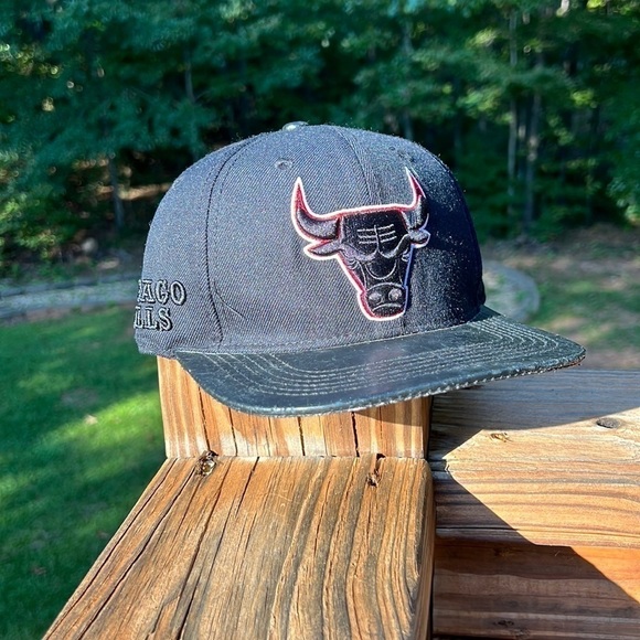 Pro Standard Chicago Bulls NBA Leather Bill Basketball Hat Cap Adjustable - Picture 1 of 10